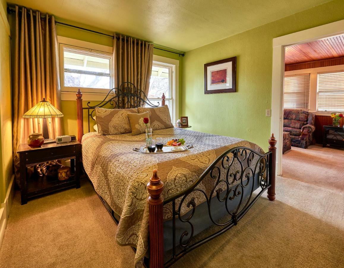 מניטו ספרינגס Avenue Hotel Bed And Breakfast מראה חיצוני תמונה